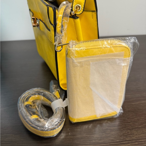 Elegant Yellow Shoulder Bag w/Crossbody Strap AND Wallet - Picture 6 of 6